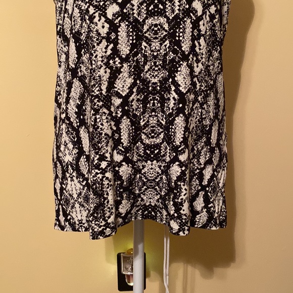 Calvin Klein top - Picture 3 of 13